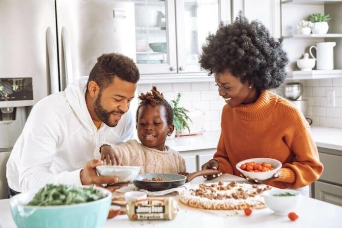 7 Reasons Why Eating Together as Family is Important