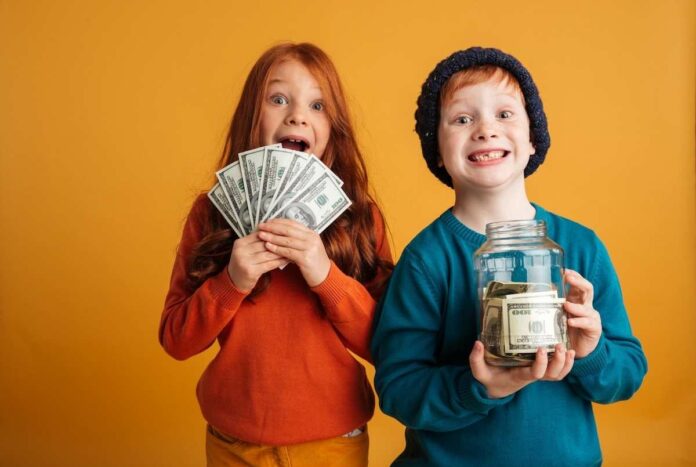 Teaching-Kids-How-to-Manage-Money-the-Smart-Way